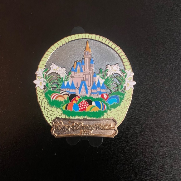 Walt Disney World Easter 2022 Limited Edition Pin - Picture 1 of 2